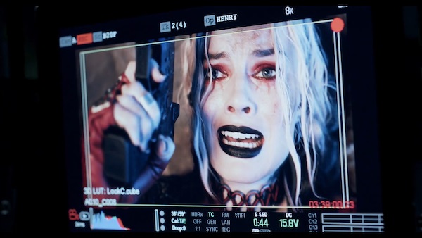 the-suicide-squad-bts-margot-robbie-harley-quinn-cuong-movie